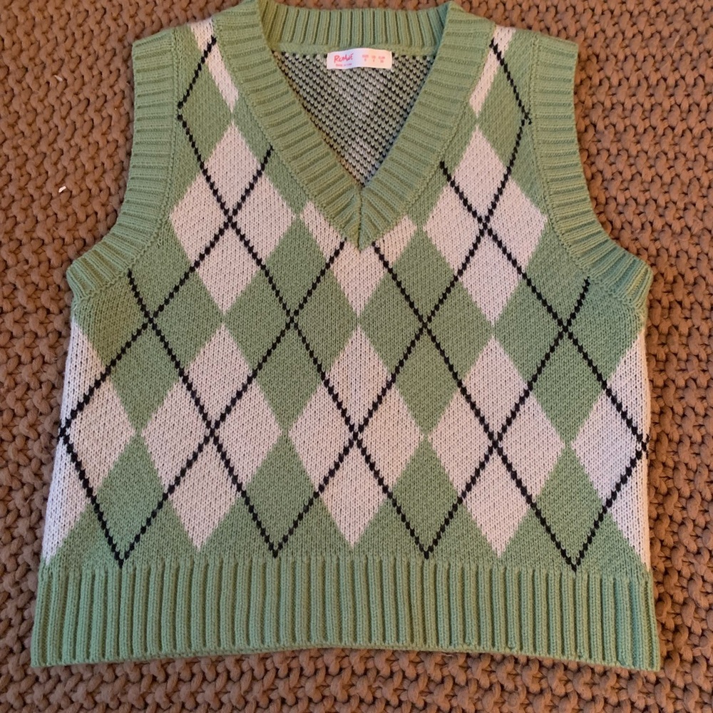 ROMWE Green and White Argyle V-Neck Sweater Vest